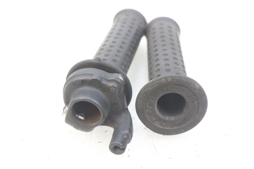 photo de PUñO DEL ACELERADOR PIAGGIO X8 125 (2004 - 2007) - Zoom estado de uso