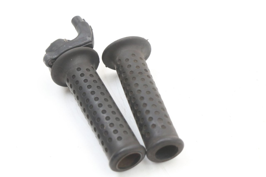 photo de PUñO DEL ACELERADOR PIAGGIO X8 125 (2004 - 2007) - Zoom estado de uso