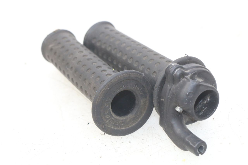 photo de PUñO DEL ACELERADOR PIAGGIO X9 EVOLUTION 125 (2003 - 2007) - Zoom estado de uso