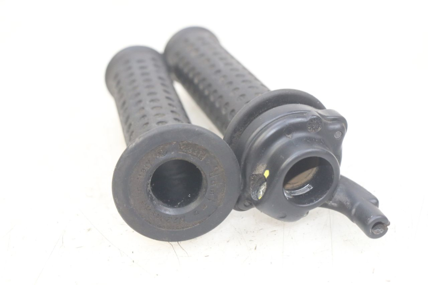 photo de PUñO DEL ACELERADOR PIAGGIO XEVO - X EVO 125 (2007 - 2017) - Zoom estado de uso