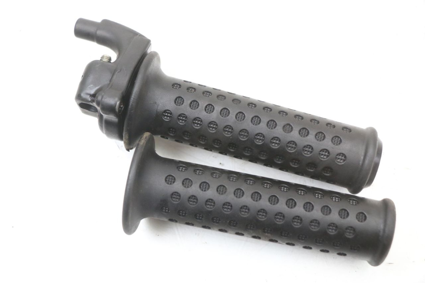 photo de PUñO DEL ACELERADOR PIAGGIO XEVO - X EVO 125 (2007 - 2017) - Zoom estado de uso