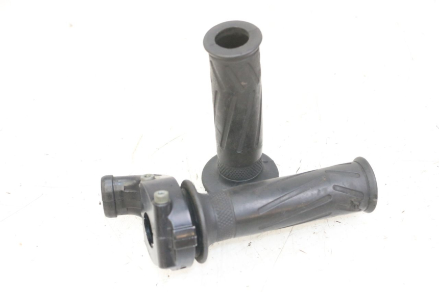 photo de ACELERADOR YAMAHA FZS FAZER 600 (2001 - 2003) - Vista principal