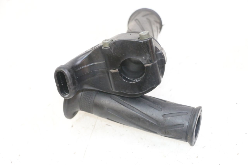 photo de ACELERADOR YAMAHA FZS FAZER 600 (2001 - 2003) - Otra perspectiva