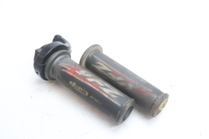 photo de ACELERADOR YAMAHA YZF R GENESIS 750 (1993 - 1998) - Detalle de la pieza