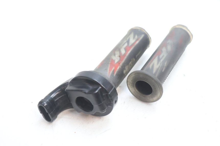 photo de ACELERADOR YAMAHA YZF R GENESIS 750 (1993 - 1998) - Zoom estado de uso