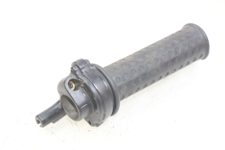 photo de PUñO DEL ACELERADOR PIAGGIO ZIP 4T 50 (2018 - 2020) - Primer plano técnico