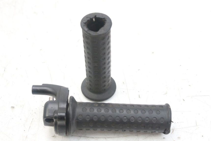 photo de PUñO DEL ACELERADOR PIAGGIO ZIP 4T 50 (2018 - 2020) - Vista principal