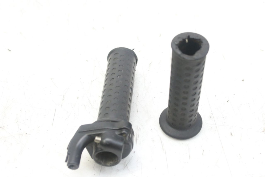 photo de PUñO DEL ACELERADOR PIAGGIO ZIP 4T 50 (2018 - 2020) - Otra perspectiva