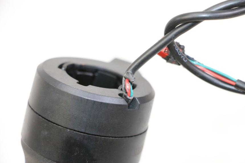 photo de ACELERADOR SEGWAY NINEBOT ZT3 PRO 1 - Detalle de la pieza