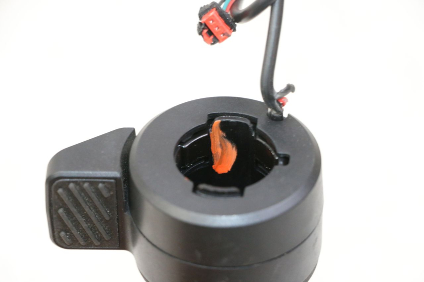 photo de ACELERADOR SEGWAY NINEBOT ZT3 PRO 1 - Zoom estado de uso