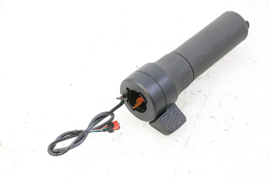 photo de ACELERADOR SEGWAY NINEBOT ZT3 PRO 1 - Recambio usado revisado