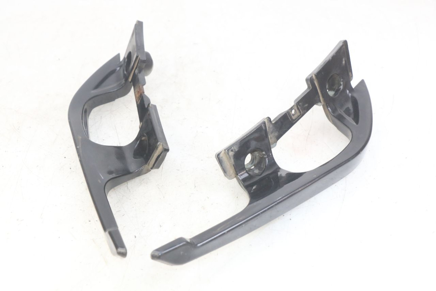 photo de MANIJA TRASERA NECO ALEXONE 125 (2017 - 2024) - Detalles de los puntos de fijación