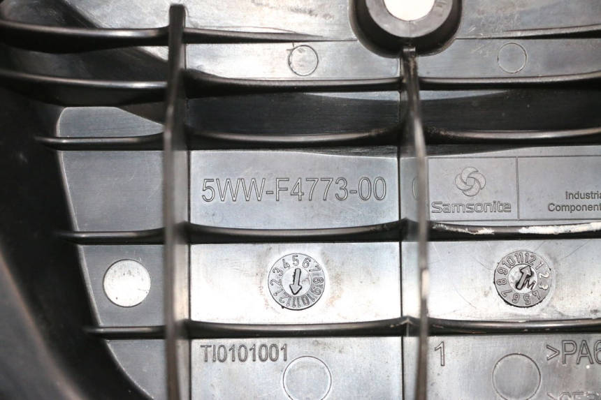 photo de MANILLAR TRASERO MBK BOOSTER SPIRIT NAKED 50 (2004 - 2017) - Primer plano técnico