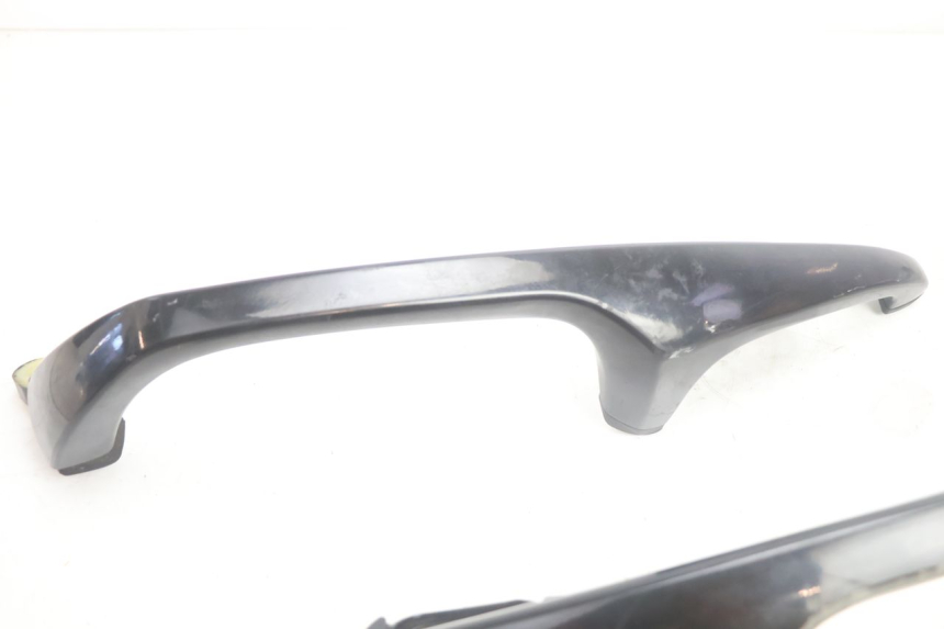 photo de ASIDERO SUZUKI BURGMAN EXECUTIVE ABS 650 (2006 - 2012) - Primer plano técnico