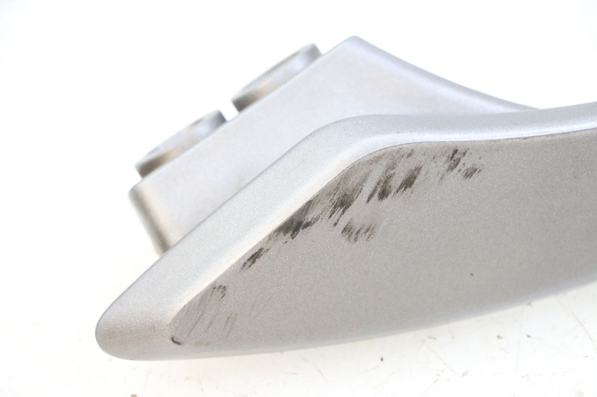 photo de ASIDERO DERECHA SUZUKI BURGMAN 650 (2013 - 2020) - Detalles de los puntos de fijación