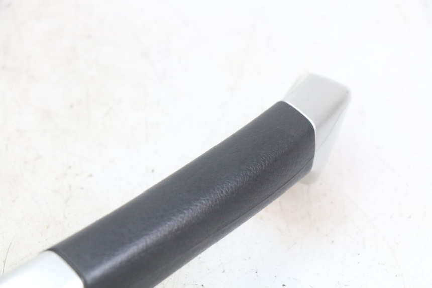 photo de MANETA TRASERA DERECHA PIAGGIO MP3 LT 400 (2007 - 2012) - Detalle de la pieza