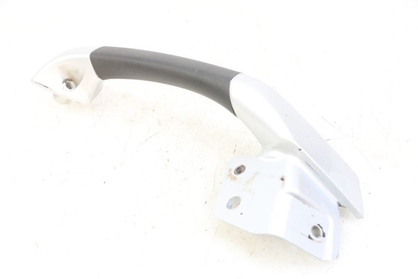 photo de ASIDERO DERECHA PIAGGIO MP3 LT 300 (2010 - 2016) - Estado de la superficie y material