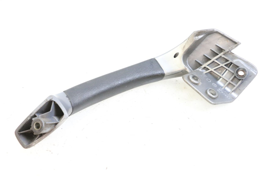 photo de ASIDERO DERECHA PIAGGIO MP3 125 (2006 - 2014) - Detalle de la pieza