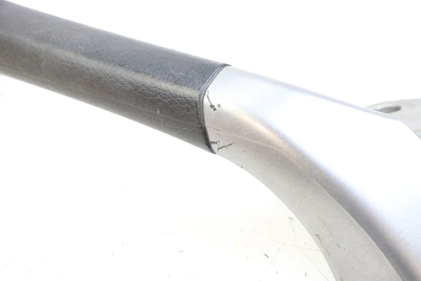 photo de ASIDERO DERECHA PIAGGIO MP3 125 (2006 - 2014) - Otra perspectiva