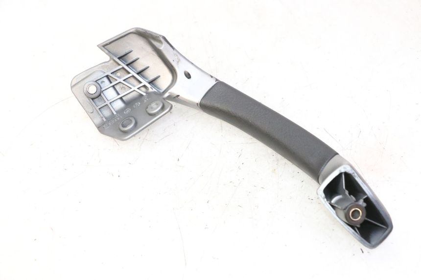 photo de ASIDERO DERECHA PIAGGIO MP3 125 (2006 - 2014) - Detalle de la pieza