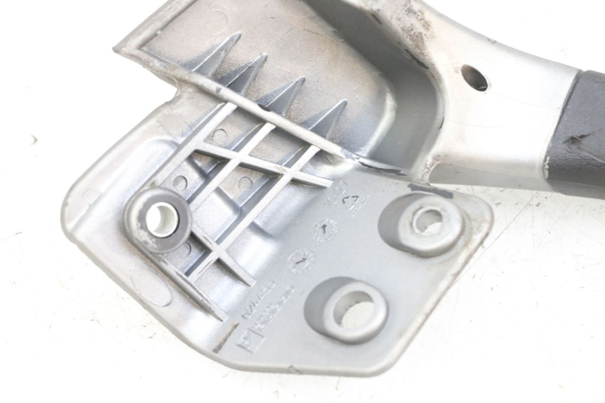 photo de ASIDERO DERECHA PIAGGIO MP3 125 (2006 - 2014) - Zoom estado de uso