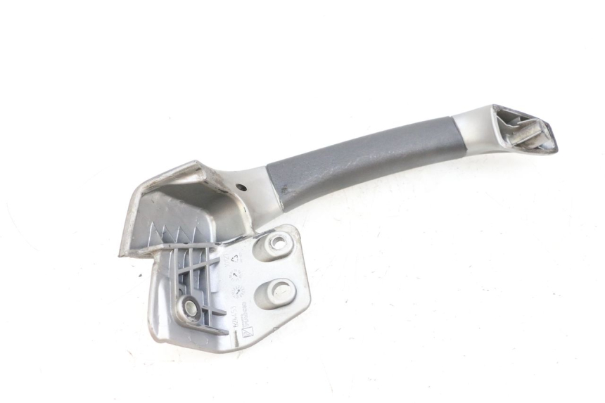 photo de ASIDERO DERECHA PIAGGIO MP3 125 (2006 - 2014) - Otra perspectiva