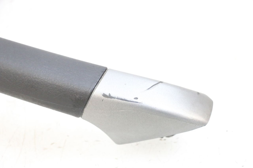 photo de ASIDERO DERECHA PIAGGIO MP3 125 (2006 - 2014) - Recambio usado revisado