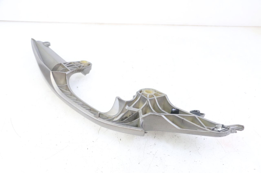 photo de ASIDERO DERECHA HONDA NTV DEAUVILLE ABS 700 (2007 - 2016) - Detalles de los puntos de fijación