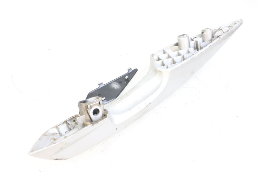 photo de ASIDERO DERECHA PEUGEOT SATELIS 125 (2010 - 2012) - Zoom estado de uso