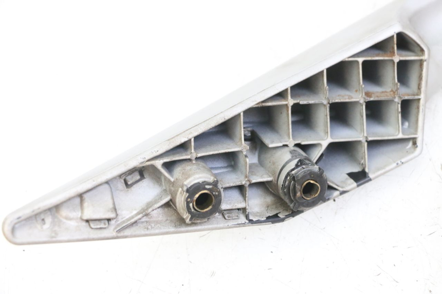 photo de ASIDERO DERECHA PEUGEOT SATELIS 125 (2013 - 2018) - Primer plano técnico