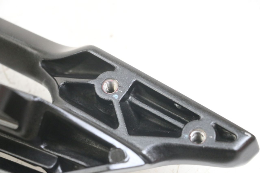 photo de MANETA TRASERA DERECHA KAWASAKI VERSYS ABS 650 (2015 - 2018) - Primer plano técnico