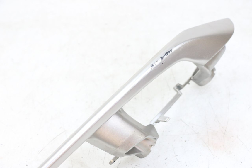 photo de MANETA TRASERA DERECHA YAMAHA XMAX X-MAX ABS 125 (2017 - 2020) - Detalle de la pieza