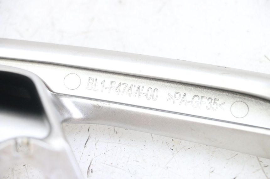 photo de MANETA TRASERA DERECHA YAMAHA XMAX X-MAX ABS 125 (2017 - 2020) - Primer plano técnico