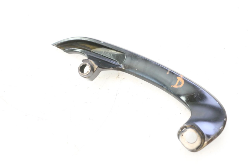 photo de ASIDERO DERECHA YAMAHA XP T-MAX ABS 500 (2005 - 2005) - Primer plano técnico