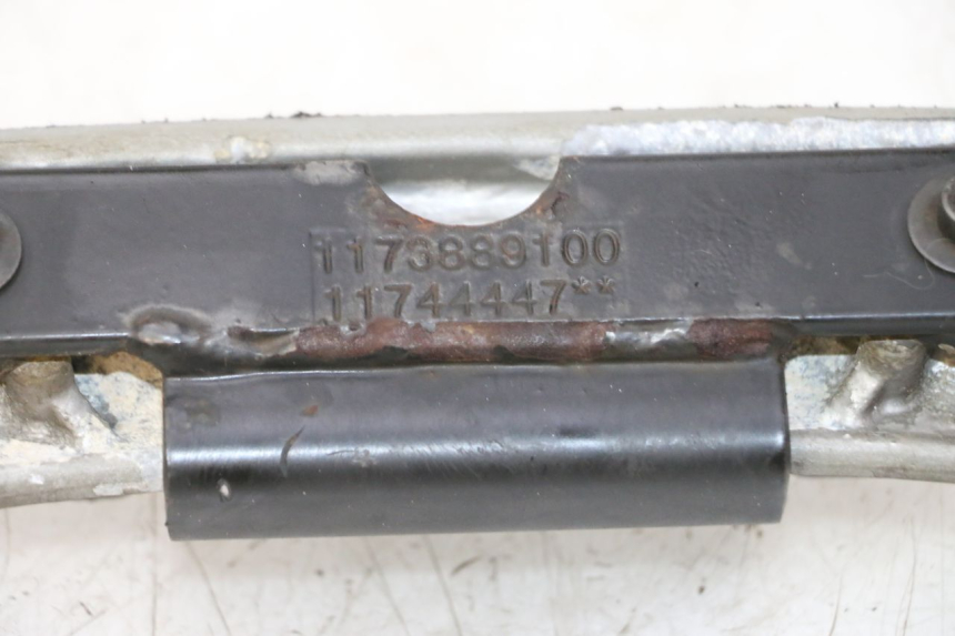 photo de MANILLAR TRASERO PEUGEOT ELYSTAR 50 (2002 - 2014) - Características distintivas