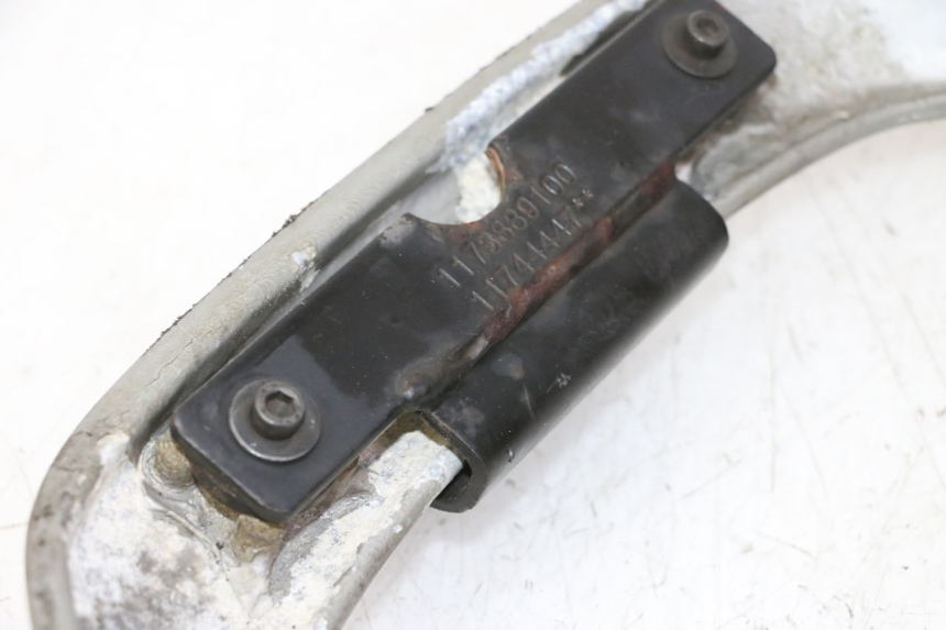 photo de MANILLAR TRASERO PEUGEOT ELYSTAR 50 (2002 - 2014) - Estado de la superficie y material