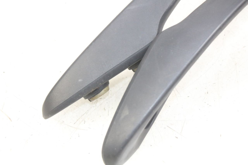 photo de MANILLAR TRASERO HONDA FES PANTHEON 2T 125 (1998 - 2002) - Primer plano técnico