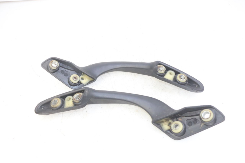 photo de MANILLAR TRASERO HONDA FES PANTHEON 2T 125 (1998 - 2002) - Detalles de los puntos de fijación