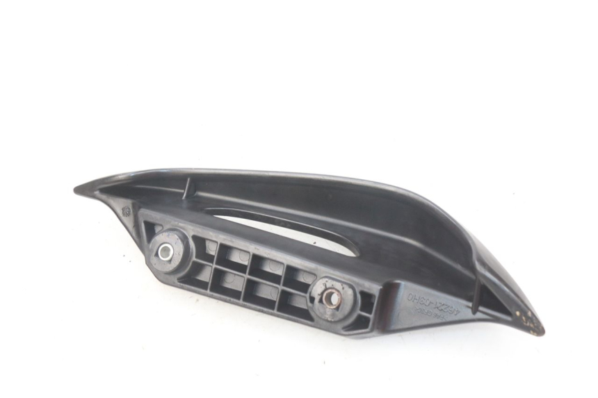 photo de MANETA TRASERA IZQUIERDA SUZUKI BURGMAN 125 (2007 - 2014) - Primer plano técnico