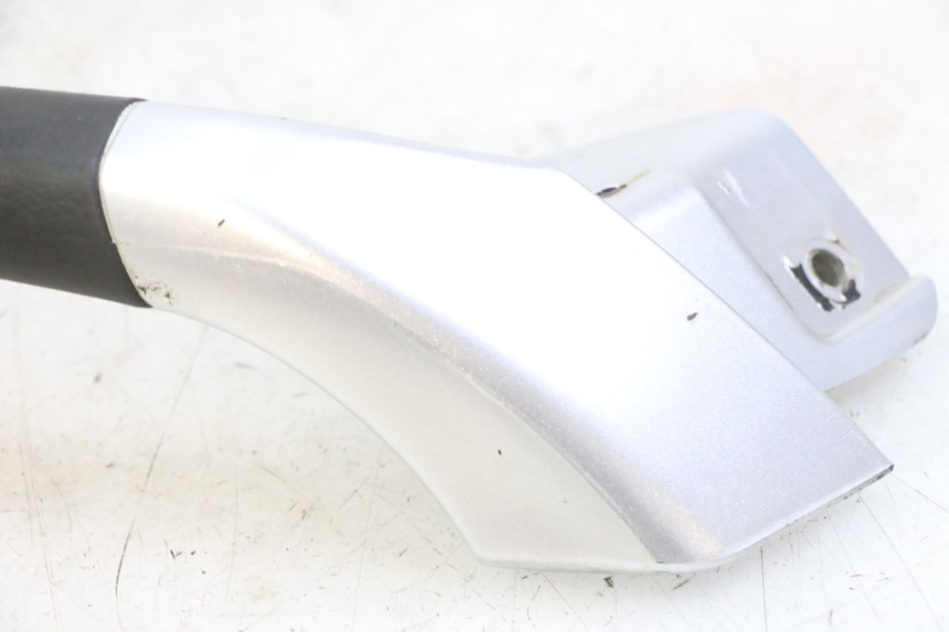 photo de ASIDERO IZQUIERDA PIAGGIO MP3 LT 300 (2010 - 2016) - Zoom estado de uso