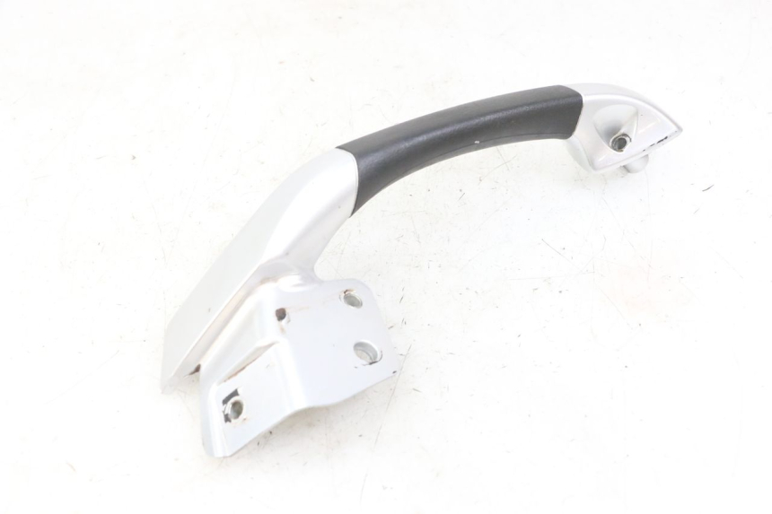 photo de ASIDERO IZQUIERDA PIAGGIO MP3 LT 300 (2010 - 2016) - Estado de la superficie y material