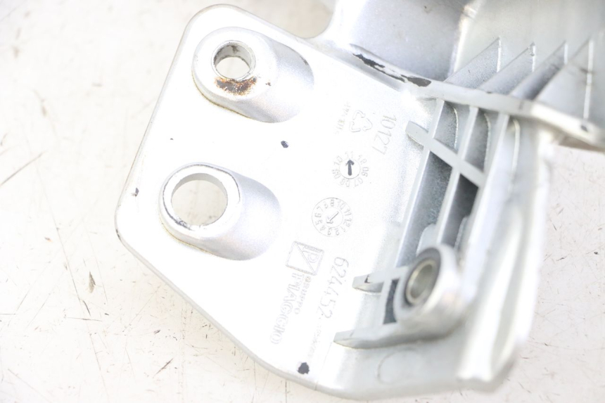 photo de MANETA TRASERA IZQUIERDA PIAGGIO MP3 LT 300 (2010 - 2016) - Primer plano técnico