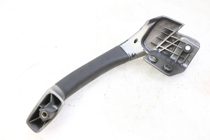 photo de ASIDERO IZQUIERDA PIAGGIO MP3 125 (2006 - 2014) - Detalle de la pieza