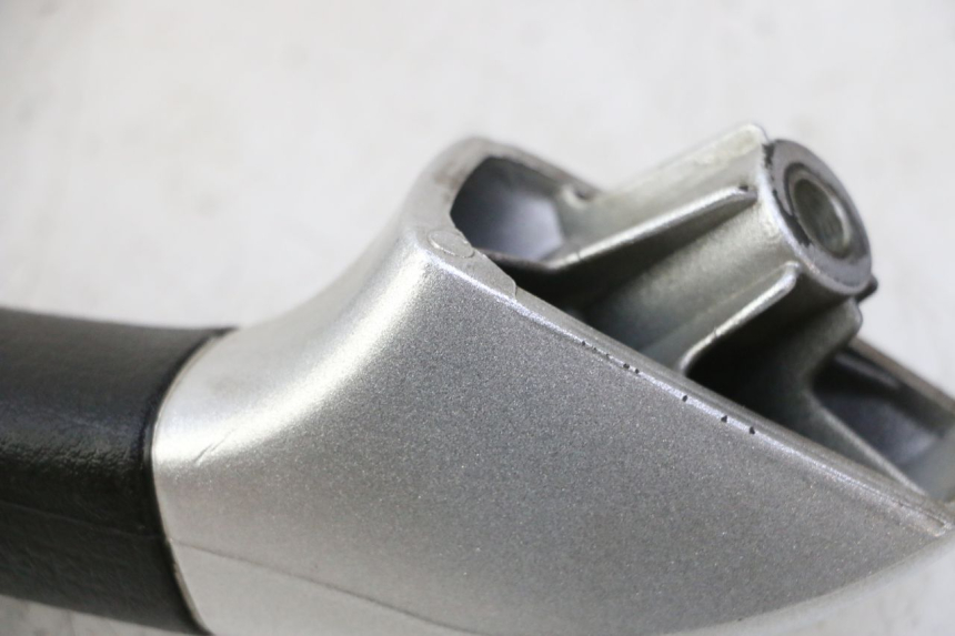 photo de ASIDERO IZQUIERDA PIAGGIO MP3 RL 250 (2006 - 2010) - Zoom estado de uso