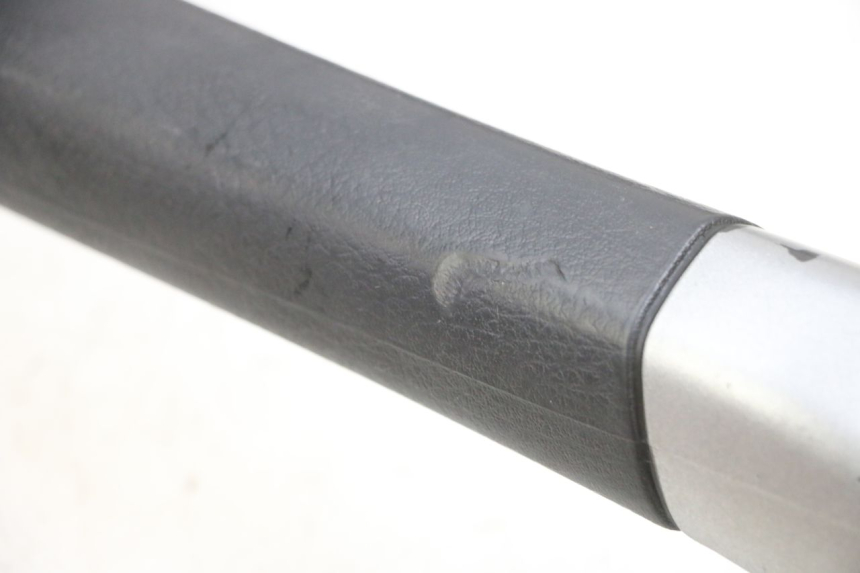 photo de ASIDERO IZQUIERDA PIAGGIO MP3 125 (2006 - 2014) - Otra vista del artículo