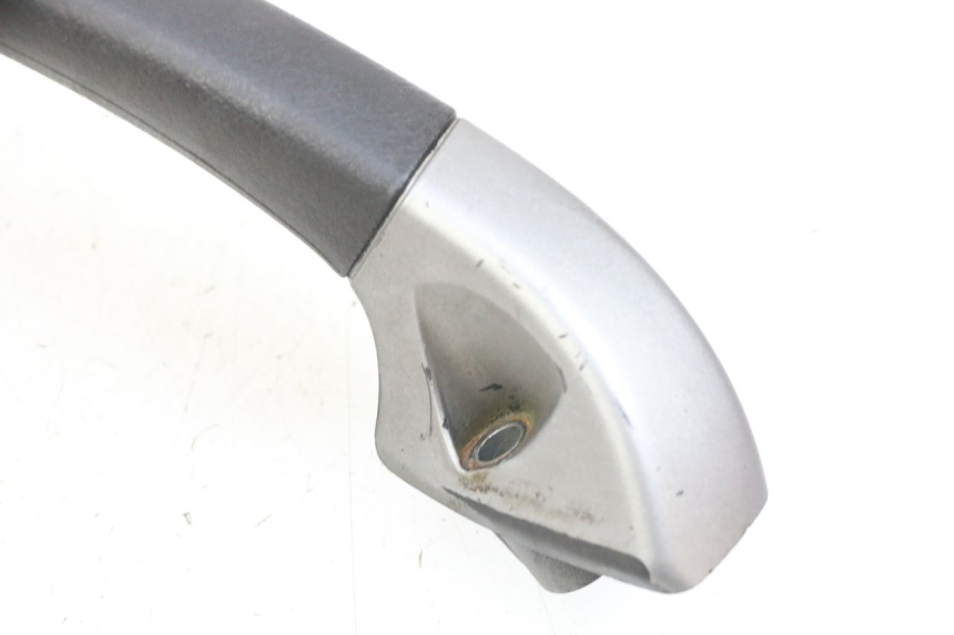 photo de ASIDERO IZQUIERDA PIAGGIO MP3 125 (2006 - 2014) - Estado de la superficie y material