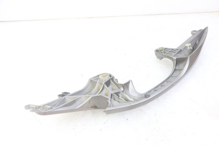 photo de ASIDERO IZQUIERDA HONDA NTV DEAUVILLE ABS 700 (2007 - 2016) - Detalles de los puntos de fijación