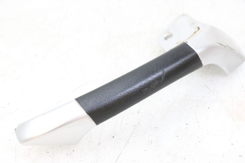 photo de ASIDERO IZQUIERDA PIAGGIO MP3 LT 400 (2007 - 2012) - Primer plano técnico