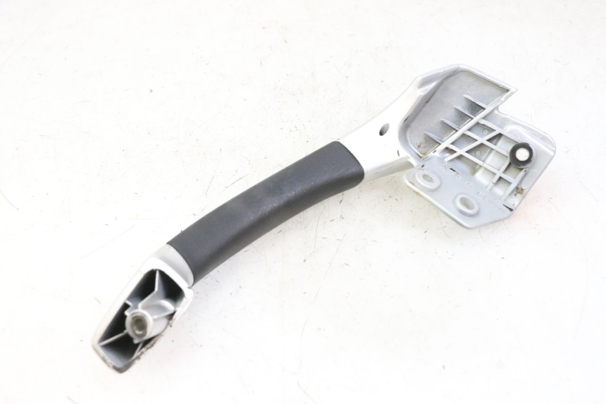 photo de ASIDERO IZQUIERDA PIAGGIO MP3 LT 400 (2007 - 2012) - Detalle de la pieza