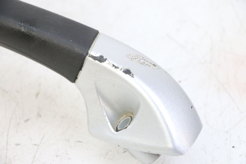 photo de ASIDERO IZQUIERDA PIAGGIO MP3 LT 400 (2007 - 2012) - Estado de la superficie y material